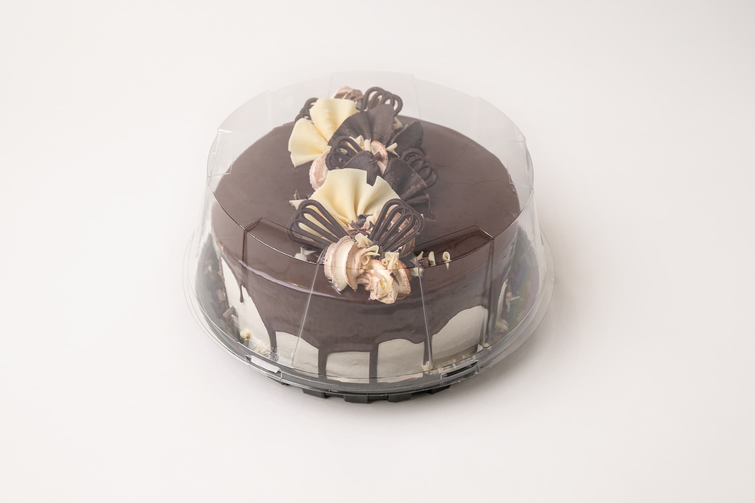 Black And White Round Cake